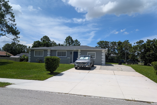 Font view - Corner-Lot 4/2 Home on Large Lot | 10 Min from UCF!!
