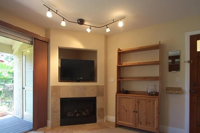 Living room - Second-story condo. Reserved parking. In-unit washer/dryer. 0.4 miles to La Jolla Village shopping