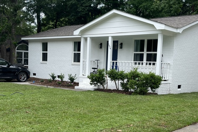 Front view - Renovated 3B House across from Shem Creek