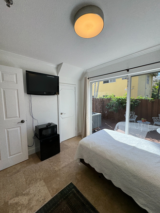 TV, optional mini-fridge. - BRICKELL 1st Floor Private Room/Bath/Patio * 2.6 miles to UM Miller Campus* Townhome