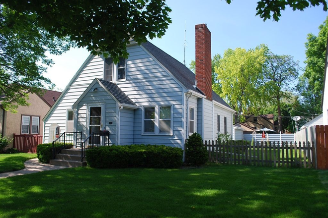 Your New Home! - Highland Park: Nice Fully Furnished Room with All Amenities