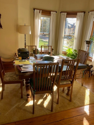 Dining Room - Short Walk to Downtown/Campus House