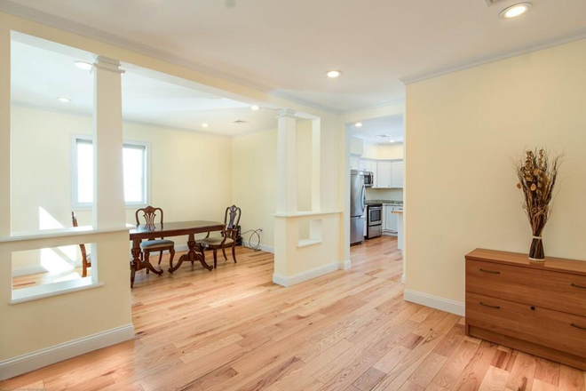 69 Living room/dining room - Private rooms in 4 BR/2 bath duplex Oak Sq. Brighton. Avail. Aug/Sep 1. Walk BC. Bus BU, Boston. Duplex