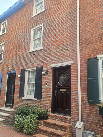 Exterior - 918 Waverly St. Townhome
