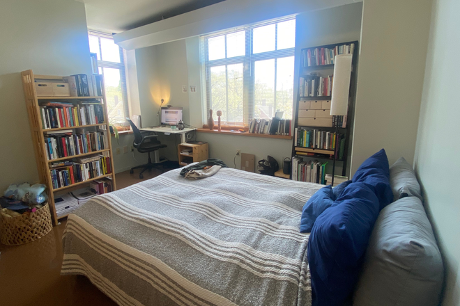 Bedroom - SUMMER SUBLET Jun/Jul/Aug Apartments