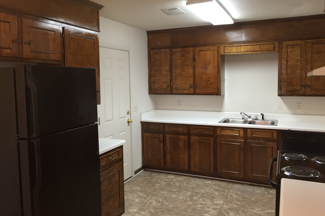 KITCHEN - 819 13th ST Apartments
