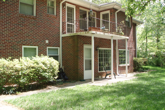 Outside of Apartment - 2 BD/1 BA in House on Nice Street in Decatur, Off Clairemont Ave --1 Block to Emory Shuttle
