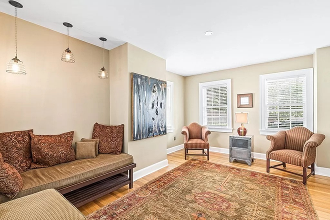 Living room - Charming 2bd/2.5bath townhouse close to everything you need!
