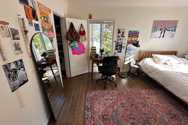 Bedroom - 1 bedroom available in beautiful 3 bedroom apartment (move in March 25th)