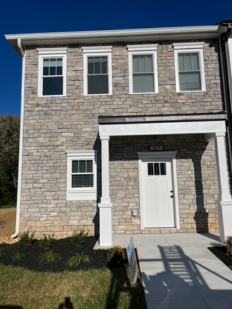 Front of Townhome - Heritage Pointe Townhome