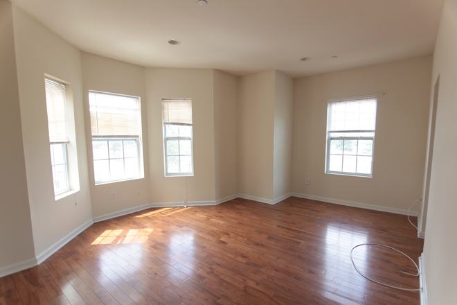 Bedroom - OCP - Bright and Beautiful 3 Bed 3 Bath With Views of Campus Apartments