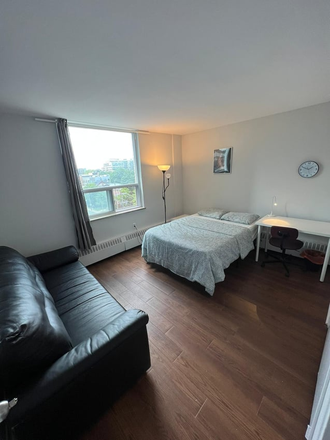 Premium Deluxe Room - Bedroom - Fully Furnished Private Rooms | Yonge-Eglinton Near Davisville Station & UofT