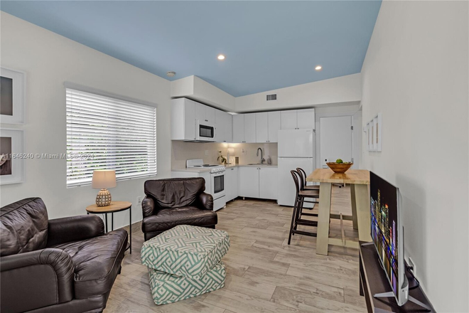 Living - Avocado House