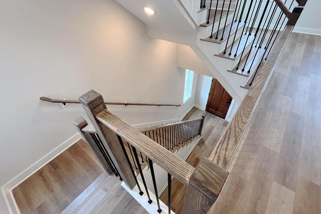 Entry - 3BD 3BTH Townhouse Downtown Views