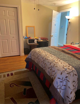 Primary bedroom w/large closets - Fully furnished room available in Medford! House