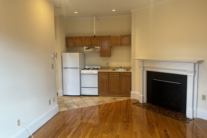 kitchen - Beautiful and Cozy 1 Bed 1BA on Marlborough St!! - Avail 9/1/25 Apartments