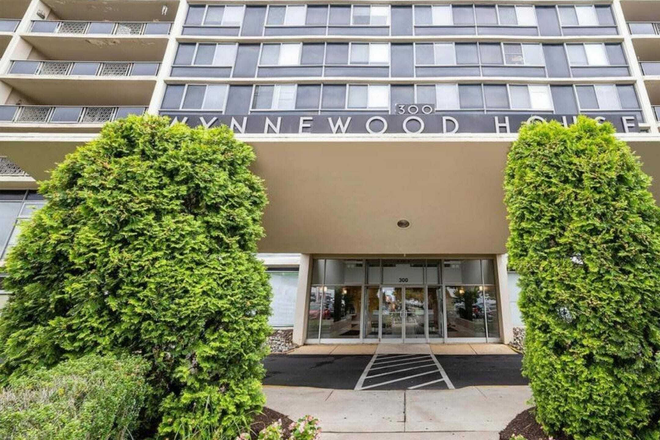 Photo - Wynnewood House