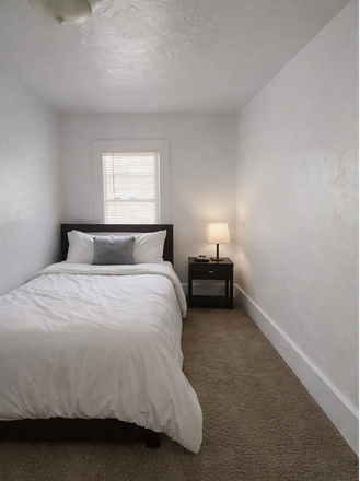 Bedroom - College park at midtown