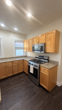 - - Spacious duplex 4 beds/2 baths available on 06/01/2027 Apartments