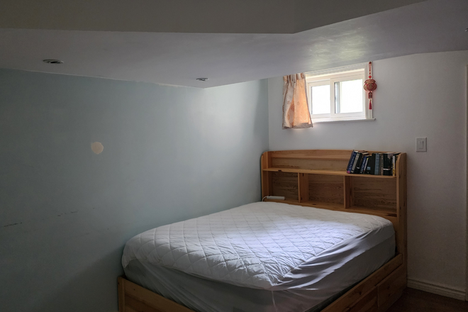 Basement Bedroom - Furnished Spacious Basement Bedroom with Study and Living Rooms