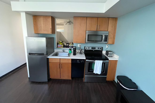 Kitchen - Studio Apartment for Graduate Student at the Continuum for Spring and Summer