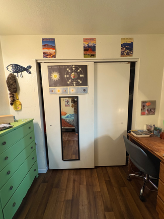 Bedroom - Apartment close to Pearl/29th st