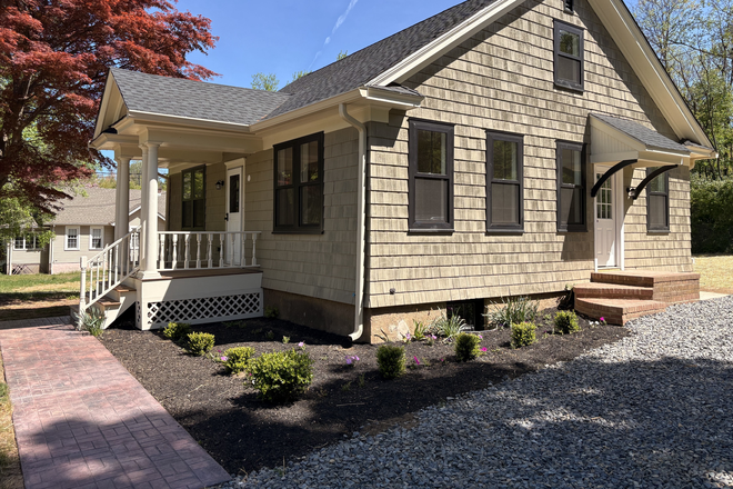 Front of house - 3BR 2Bath Single Family Home