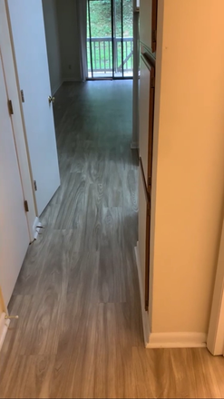 The entryway - Sunridge Drive Private Studio, Close to Campus Apartments