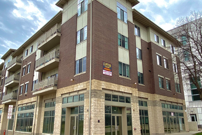Exterior - Clinton Court Apartments