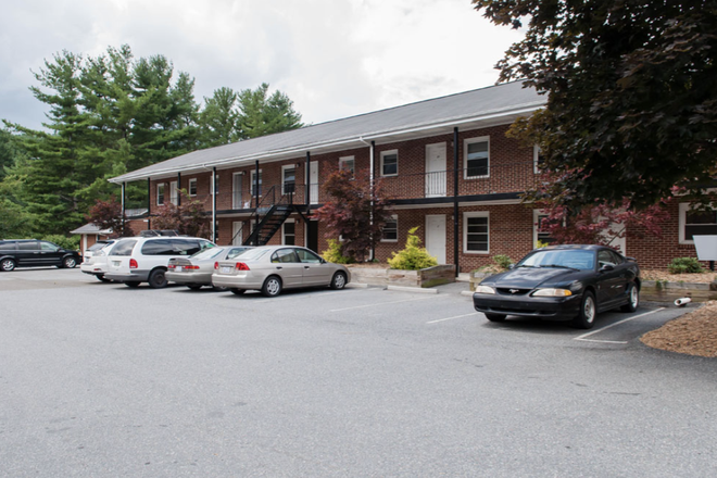 Outside View - Fairfield Apartments