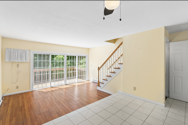 Photo - two - three  bed rooms two bathroom,  5 min drive to campus Condo