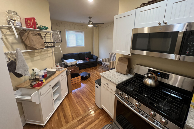 2 - SEPT 2025-Sunnig Davis Sq 3 bed, Pets Ok. Students OK. Apartments