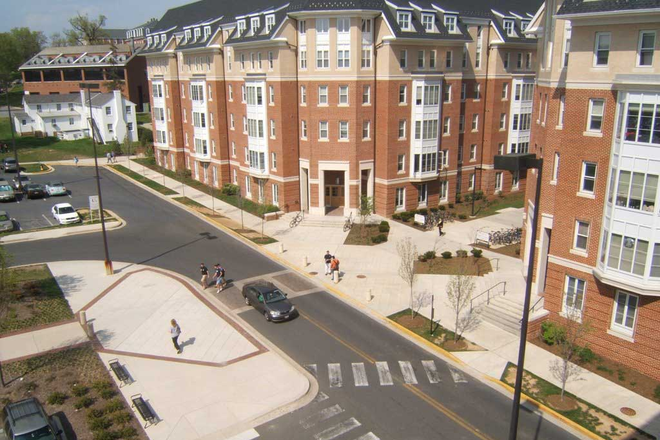 Commons 5 external view - South Campus Commons 5 Apartments