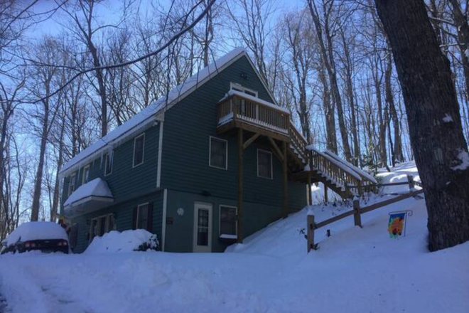 Studio at side of house on first floor. - Timberlane Mountain Studio