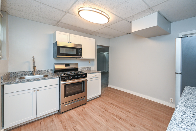 Studio - Kitchen - 872 Clifton Crest Terrace Apartments