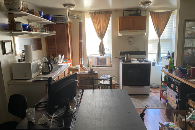 Table and Desk (Studio) - Studio or Bedroom Rental, Utilities Included, Available now