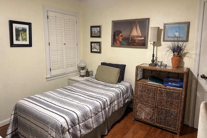 Bedroom - Medlock Park- Furnished Room-All Utilities Inc. -$825. Special $500 1st Month Rent. Close to Shuttle