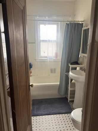 Bathroom - SUMMER SUBLET, Cheap Apartments