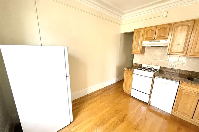 Kitchen - Charming 1-bedroom in Fenway! Avail. 9/1/2025! Apartments