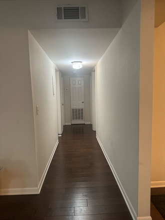 Hallway - Large townhome in Green Hills
