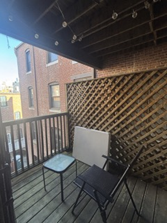 Balcony with Porch - 79 Gainsborough Sublet/ possible lease takeover Apartments