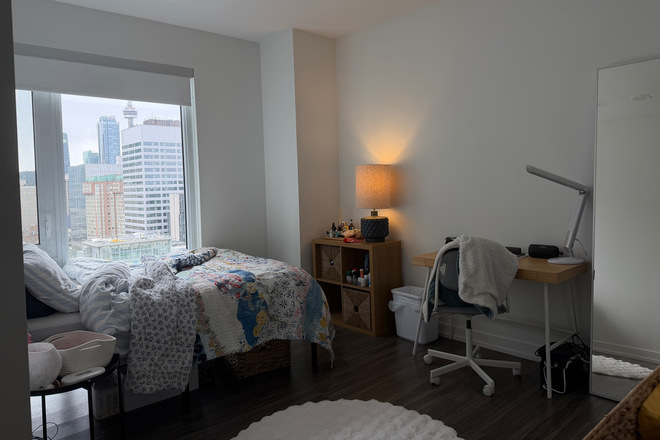 bedroom - Bedroom with private washroom+ closet, close to UofT and Eaton centre
