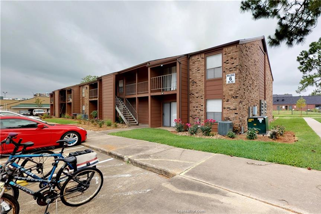 Outside View - Cripple Creek Condos