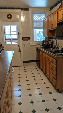 kitchen - Room, 1.5 Blocks to Brookland on Red Line House