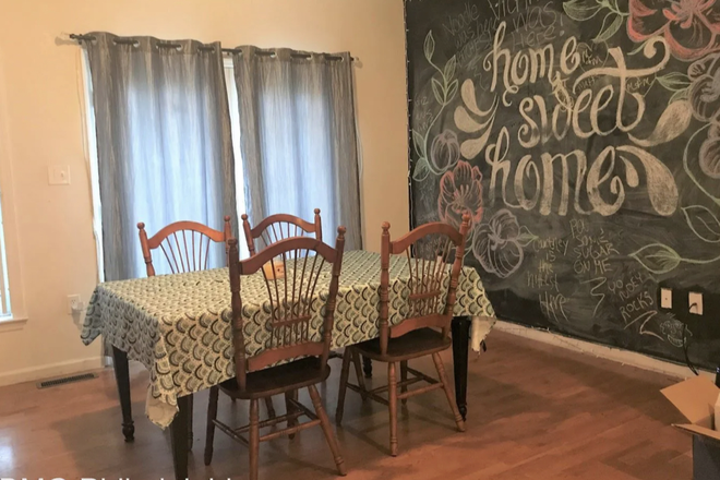 dining room - Great Place!!! Apartments