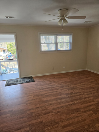 Living Room - Quick access by foot or bike to UNC and Franklin Street. Apartments