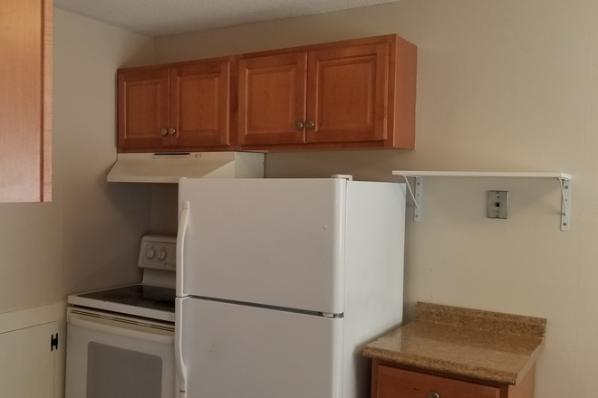 Kitchen - Large 2 Bedroom Condo Unit - Quiet Parklike setting near UCONN