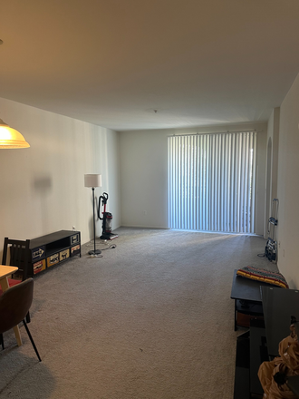 Living & Dining Area - La Jolla Crossroads Apartments