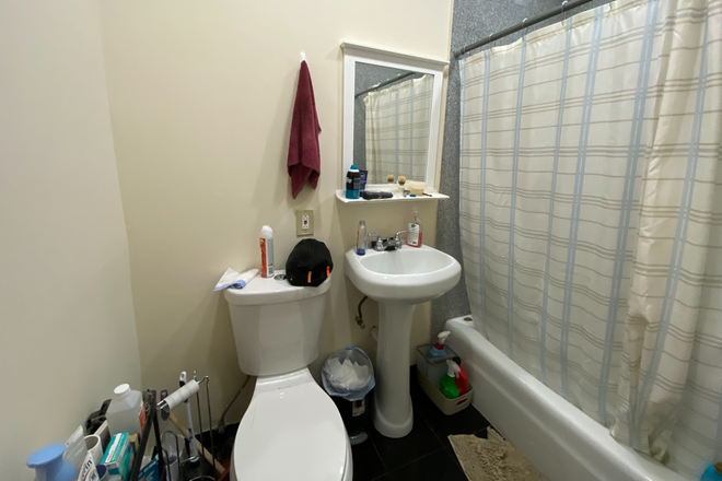 bathroom - Cute Studio, walking distance to NEU, Whole Foods, Mass Ave, etc Apartments