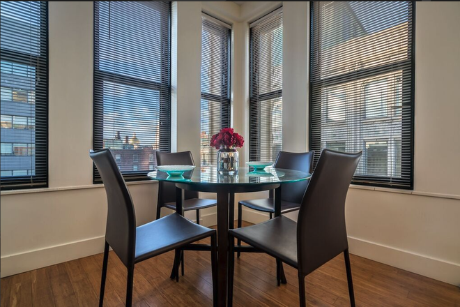 . - GORGEOUS 2 Bed/1 Bath in the heart of downtown Boston - Avail NOW!!!